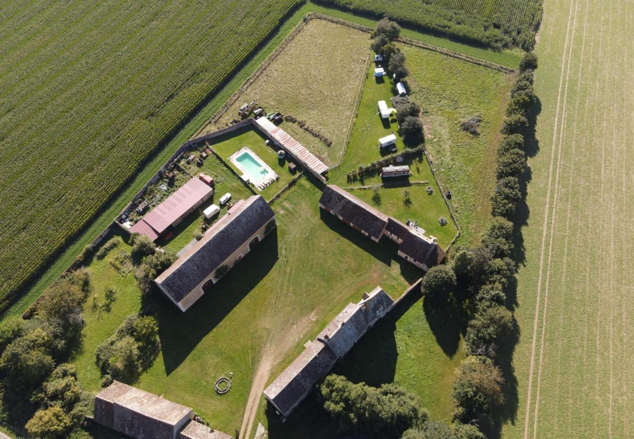 Manoir Du Bois Joly - Cabanes De Berger Margon  Exterior photo